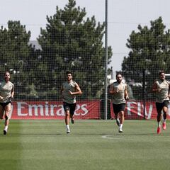 Ramos y Hazard, con el grupo y listos para recibir al Mallorca