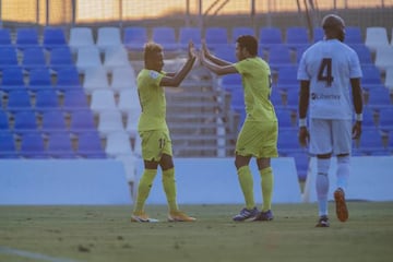 celebracion Samu Chukueze, con Parejo, 1-0, Villarreal CF vs Valencia CF, Partido amistoso Pretemporada, Pinatar Arena, San Pedro del Pinatar, Murcia, 28/08/2020.