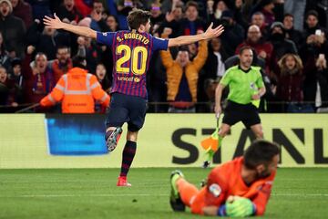 4-0. Sergi Roberto celebró el cuarto gol.