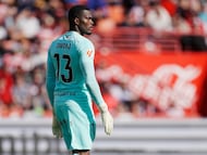 El portero del equipo andorrano fue decisivo para que su equipo pudiera ganar en León. Además de sus paradas a lo largo del partido, fue clave al detener un penalti cuando la Cultural tenñia la posibilidad de meterse en el partido.