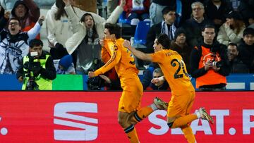 LEGANÉS (MADRID), 05/02/2025.- El delantero del Real Madrid Gonzalo García (i) celebra su gol durante el partido de cuartos de final de la Copa del Rey que CD Leganés y Real Madrid disputan este miércoles en el estadio de Butarque. EFE/Juanjo Martín