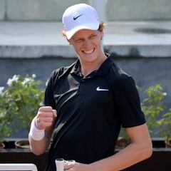 El imberbe Sinner se destapa eliminando a Tsitsipas