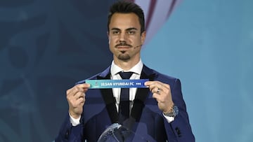 ZURICH, SWITZERLAND - JANUARY 19: Diego Benaglio draws Ulsan Hyundai FC during the FIFA Club World Cup Qatar 2020 Draw on January 19, 2021 in Zurich, Switzerland. (Photo by Valeriano Di Domenico - FIFA/FIFA via Getty Images)