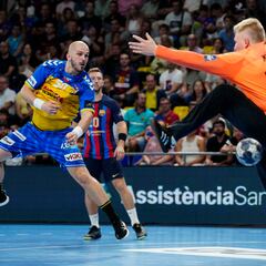 El portero Nielsen encarrila la victoria del Barça