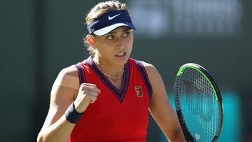 La tenista espa&ntilde;ola Paula Badosa celebra un punto durante su partido ante Victoria Azarenka en la final del WTA 1.000 de Indian Wells.