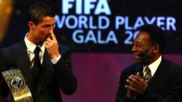 Pelé, junto a Cristiano, en la ceremonia del FIFA World Player.