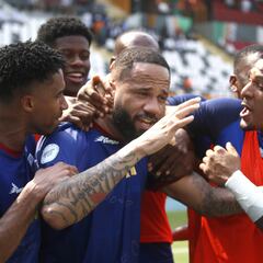 Bebé complica a Reinildo Mandava