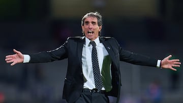 Jorge Guillermo Almada head coach of Pachuca during the 6th round match between Cruz Azul and Pachuca as part of the Liga BBVA MX, Torneo Clausura 2025 at Olimpico Universitario Stadium, on February 08, 2025 in Mexico City, Mexico.
