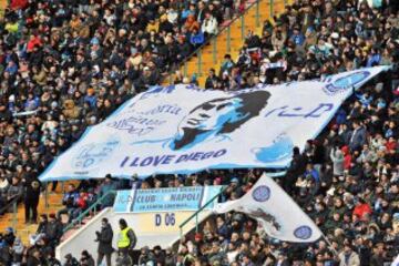 Naples pays tribute to Maradona with staged play