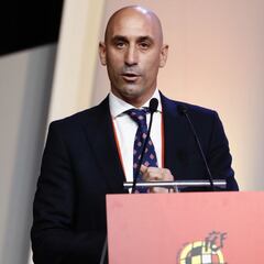 Admitida a trámite una querella de la ACFF contra la RFEF por prevaricación y coacción