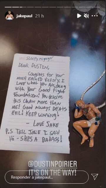 Imagen del colgante y la carta que Jake Paul le envió a Dustin Poirier tras su victoria ante Conor McGregor en el UFC 264.