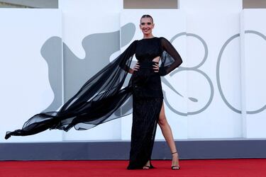 Giulia Di Quilio durante la alfombra roja de la 80ª edición del Festival de Venecia.