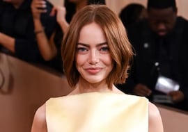 Emma Stone en los Globos de Oro 2026