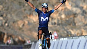 Einer Rubio celebra su primer triunfo profesional en la cima de Jebel Jais.