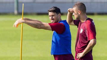 Aduriz con Guruzeta.