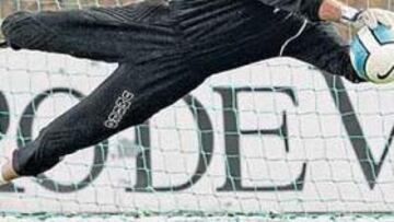 <b>JUEGO. </b>El portero Pinto considera que lo único realmente importante es conseguir los tres puntos.