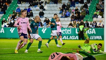 Jon García, durante el partido del Racing de Ferrol ante el Oviedo.