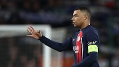 Paris Saint-Germain's French forward #07 Kylian Mbappe gestures during the UEFA Champions League last 16 second leg football match between Real Sociedad and Paris Saint-Germain (PSG) at the Anoeta stadium in San Sebastian on March 5, 2024. (Photo by FRANCK FIFE / AFP)