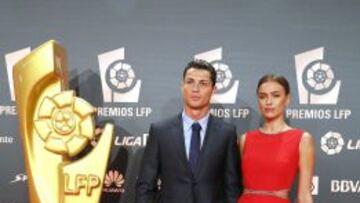Cristiano Ronaldo y su novia, Irina, durante la gala.
