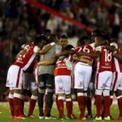 Jugadores de Santa Fe respaldan a Pastrana ante denuncias