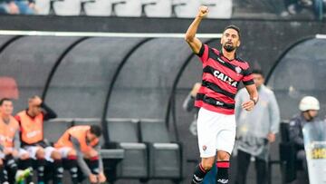 Corinthians quiere a Tréllez para la Copa Libertadores 2018