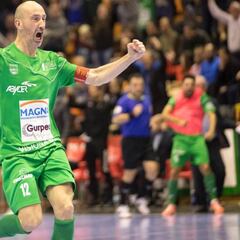 Javi Eseverri renueva con Osasuna Magna a sus 40 años