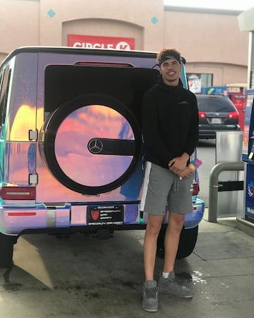 La joven estrella de los Charlotte Hornets es un reconocido fan¨¢tico de los veh¨ªculos de lujo, y as¨ª lo demuestra en sus redes sociales.