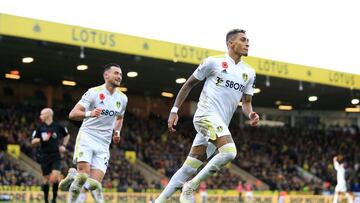 NORWICH, ENGLAND - OCTOBER 31: Raphinha of Leeds United celebrates after scoring their side's first goal during the Premier League match between Norwich City and Leeds United at Carrow Road on October 31, 2021 in Norwich, England. (Photo by Stephen P