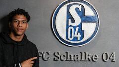 Todibo, nuevo jugador del Schalke.
