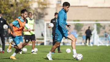 El jugador del Sabadell, N&eacute;stor Querol, durante un entrenamiento.