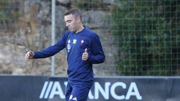 Iago Aspas durante un entrenamiento en A Madroa.