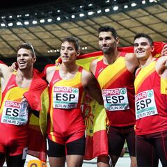 España tuvo muy cerca el oro de 4x400 y celebró el bronce