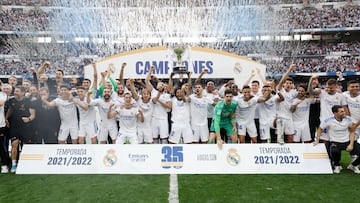 30/04/22 PARTIDO PRIMERA DIVISION 
 REAL MADRID -  ESPANYOL 
 CELEBRACION DEL REAL MADRID CAMPEON DE LALIGA LIGA 2022  CAMPEONES
 
 PUBLICADA 01/05/22 NA MA04 5COL