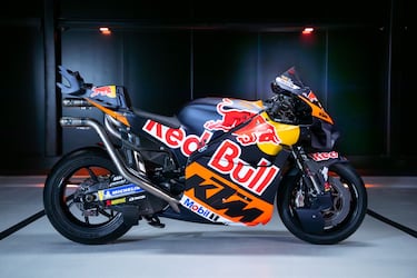 Vista lateral de la nueva KTM para 2025.