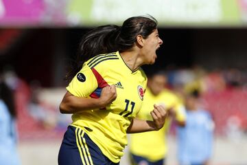 El equipo colombiano venció 7-0 a Uruguay en el debut en la Copa América Femenina con póquer de Catalina Usme y goles de Yoreli Rincón, Daniela Montoya e Isabella Echeverri.