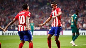 Soccer Football - LaLiga - Atletico Madrid v Cadiz - Metropolitano, Madrid, Spain - October 1, 2023 Atletico Madrid's Nahuel Molina celebrates scoring their second goal with Angel Correa REUTERS/Juan Medina