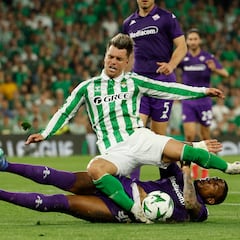 El derribo a Lo Celso que no señalaron ni árbitro ni VAR: “Parece penalti”