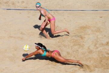 Campeonato femenino de voley playa Abierto de Hudson River Park de Nueva York.