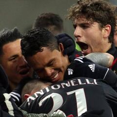 Bacca: "Me siento parte del proyecto Milan, no quiero salir"