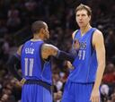 Nowitzki rescata a los Mavs