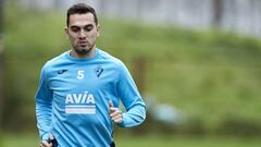 Escalante, durante un entrenamiento del Eibar.