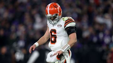 Mayfield ha jugado la campa&ntilde;a 2021 con m&uacute;ltiples lesiones y a pesar de tener altercados con la prensa y aficionados, los Browns respaldan al QB.