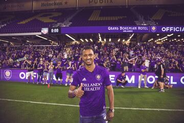 Los detalles en color morado oscuro, hacen que la camiseta de Orlando City sea una de las más feas.