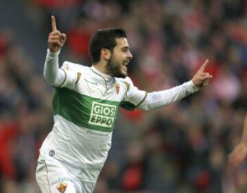 Víctor Rodríguez celebra el 0-1.
