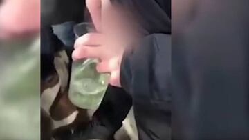 Suspendidos de por vida los dos aficionados que lanzaron
orina