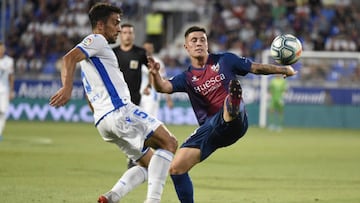 Crisro González, con el Huesca.
