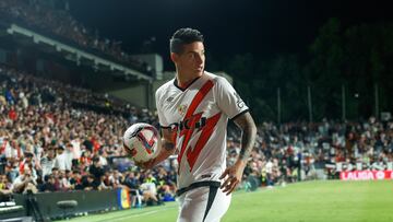 Vallecas vibra con el debut de James en Rayo Vallecano