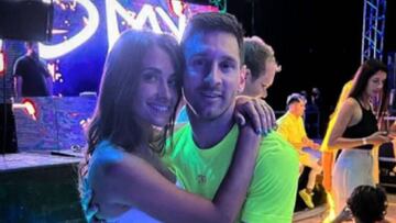 Lionel Messi canta 'Olvídala' del Binomio de Oro en fiesta de vacaciones. El futbolista argentino fue captado mientras interpretaba el reconocido vallenato.