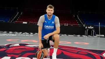 18/10/22  BALONCESTO BASKONIA ENTREVISTA A ROKAS GIEDRAITIS 
