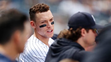 NEW YORK, NEW YORK - JUNE 04: Aaron Judge #99 of the New York Yankees talks with teammates in the dugout during the fourth inning against the Detroit Tigers at Yankee Stadium on June 04, 2022 in the Bronx borough of New York City. (Photo by Sarah Stier/Getty Images)